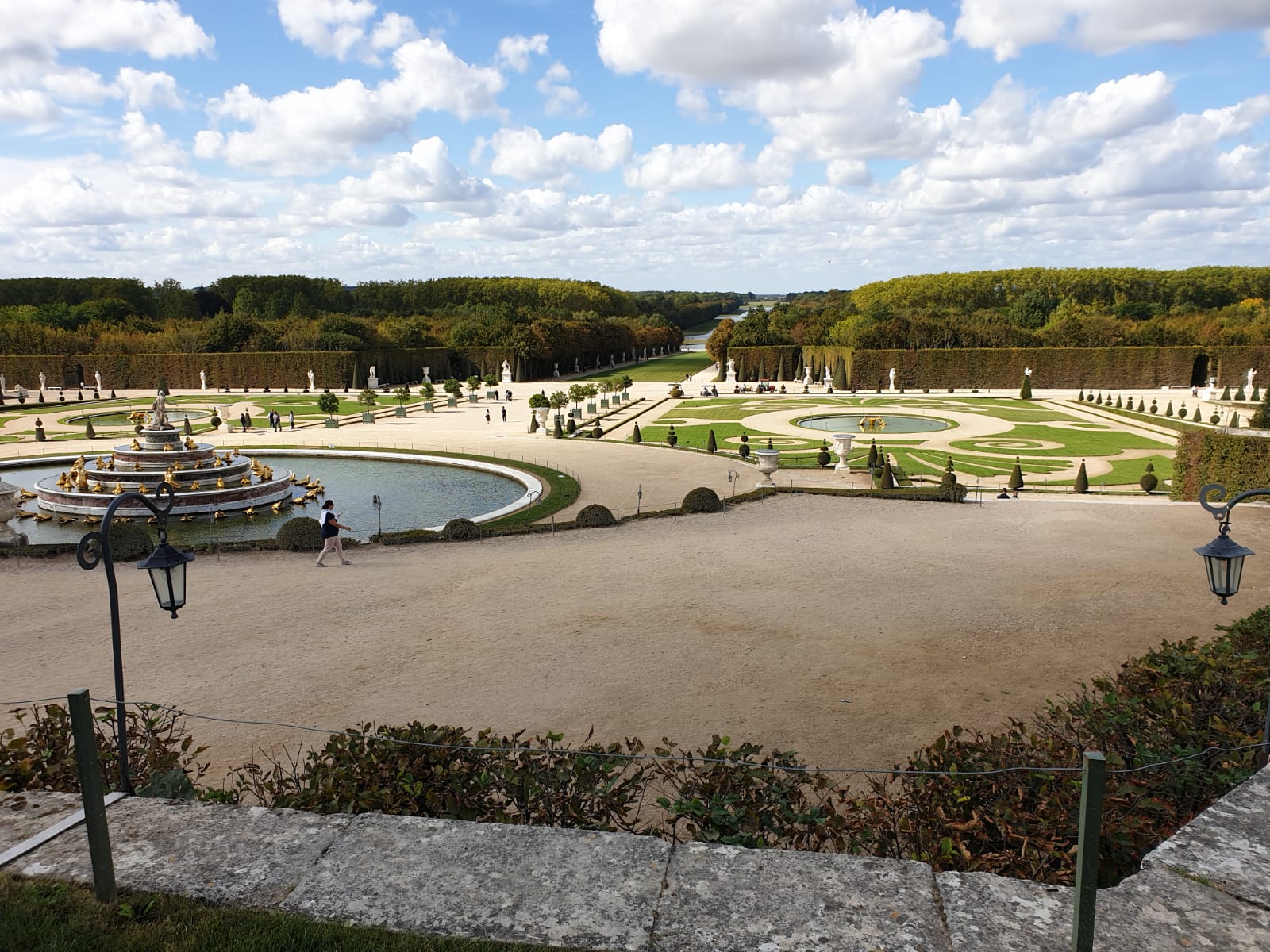 2CV-Paris-Tour-Versailles-landscape-view