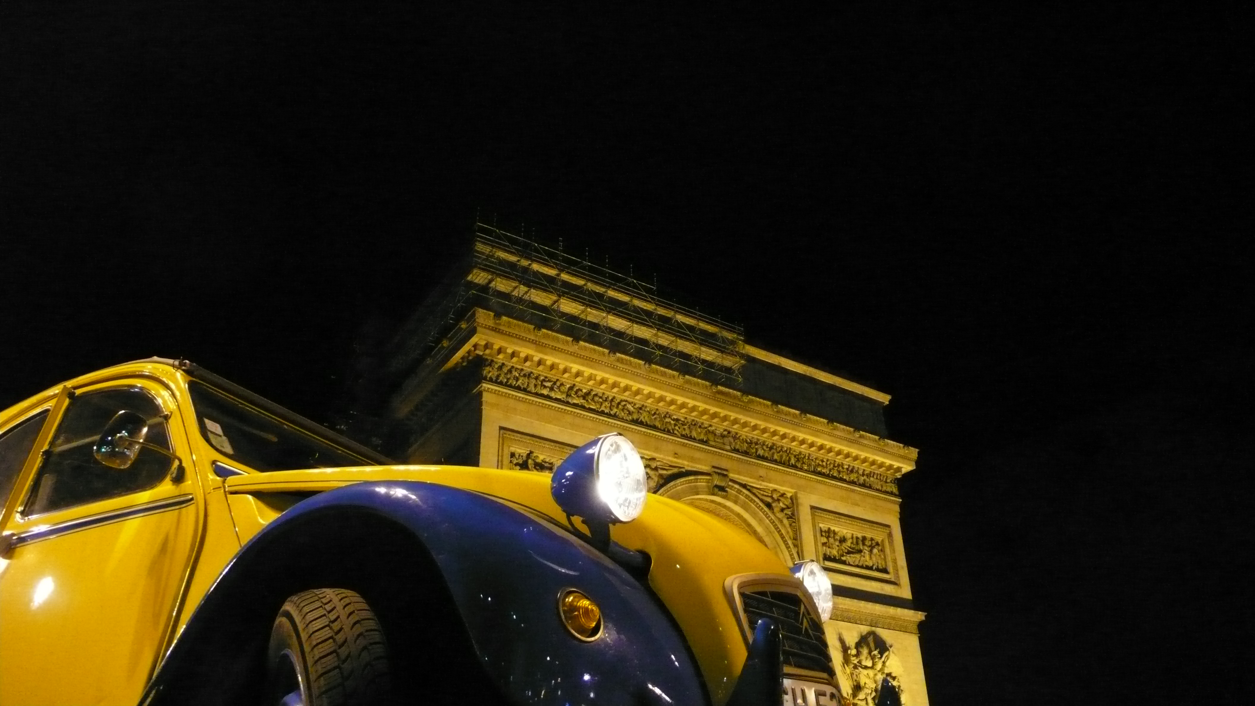 2CV Paris Tour - Visit Paris in a french 2CV