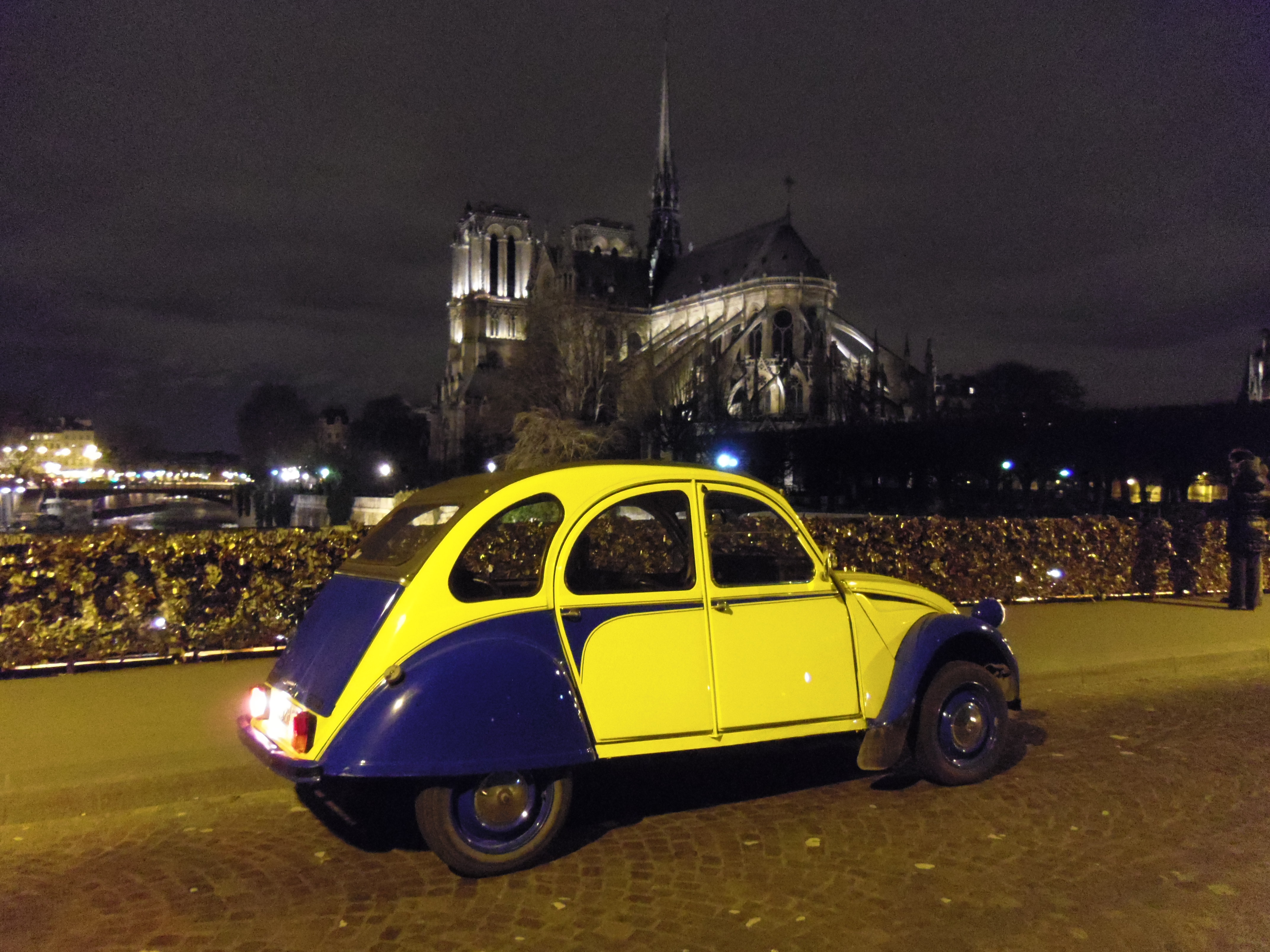 2CV Paris Tour - Paris By Night and Notre Dame