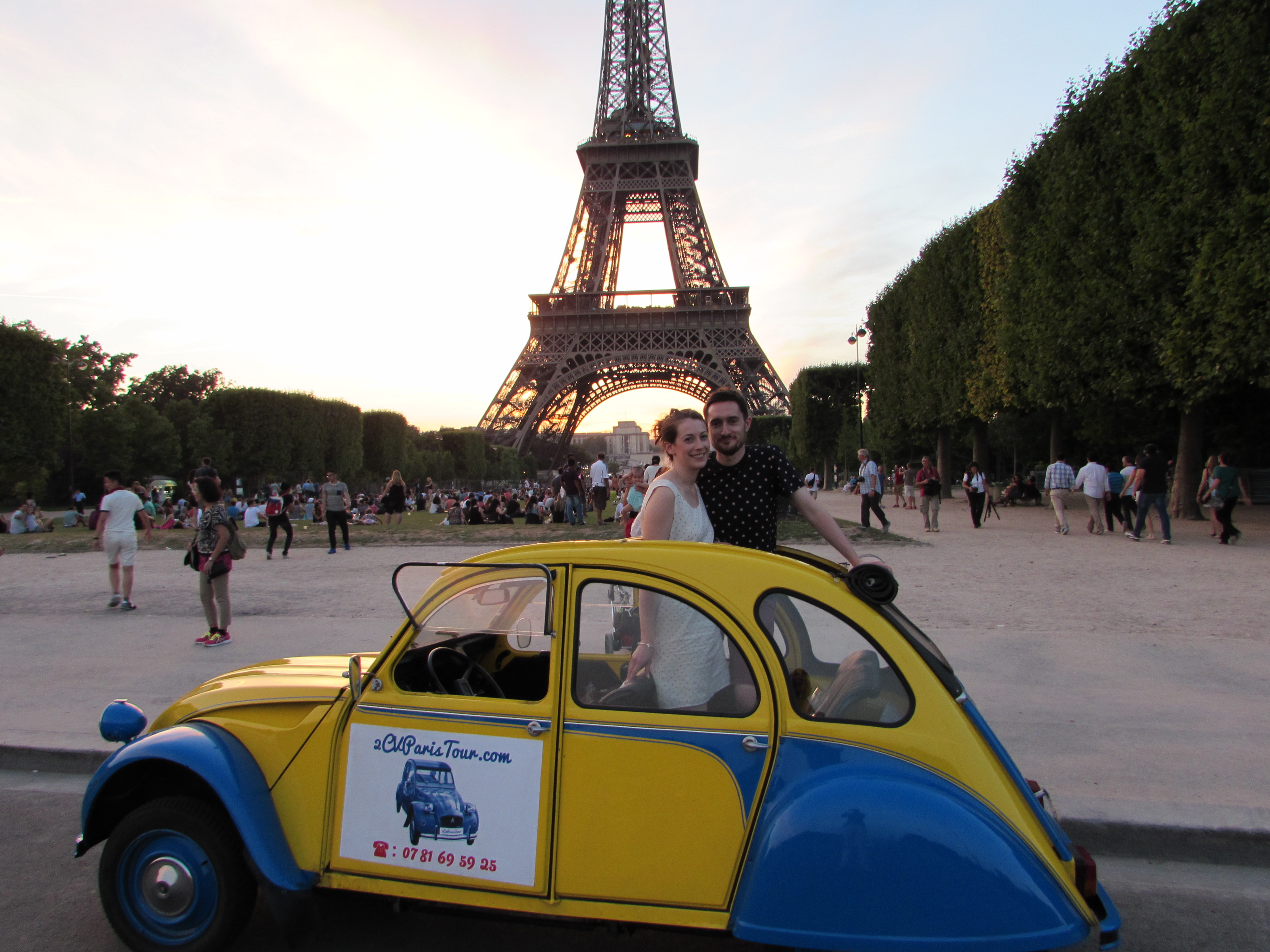 2CVParisTour - A 2CV trip in Paris