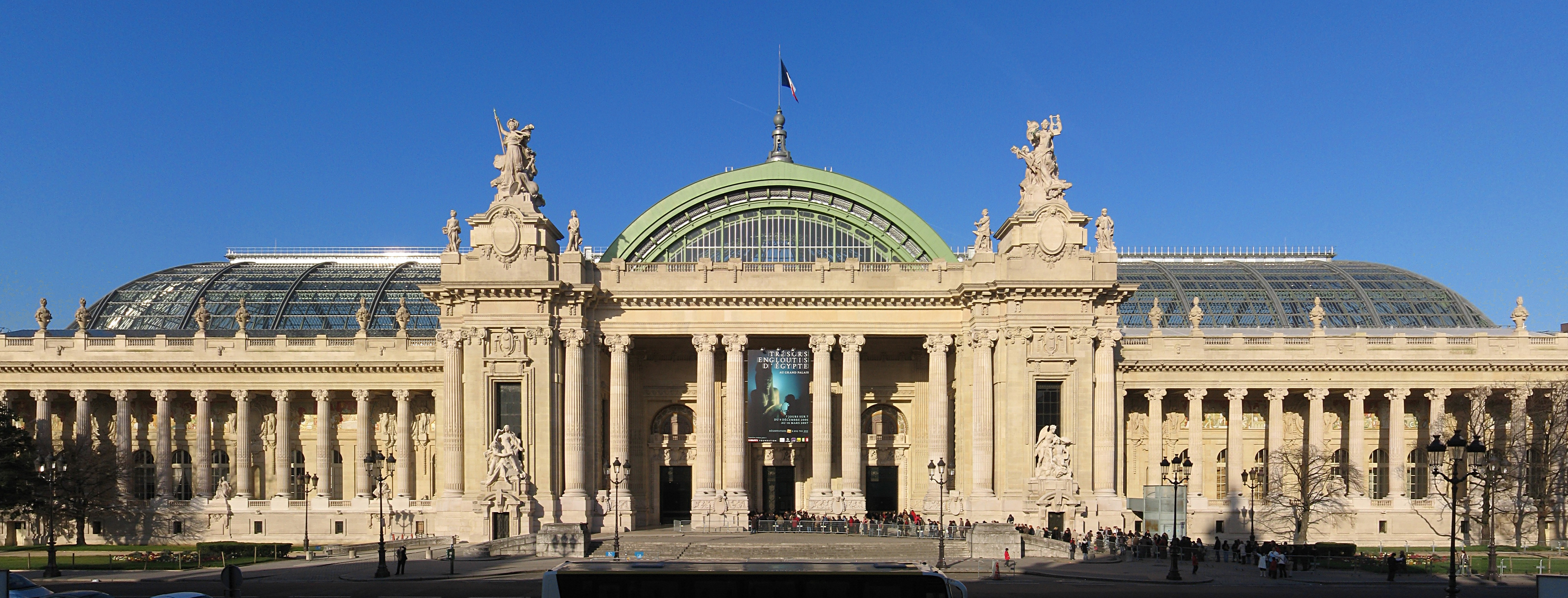2CV Paris Tour : Paris Sightseeing Tours by 2CV! The Grand Palais
