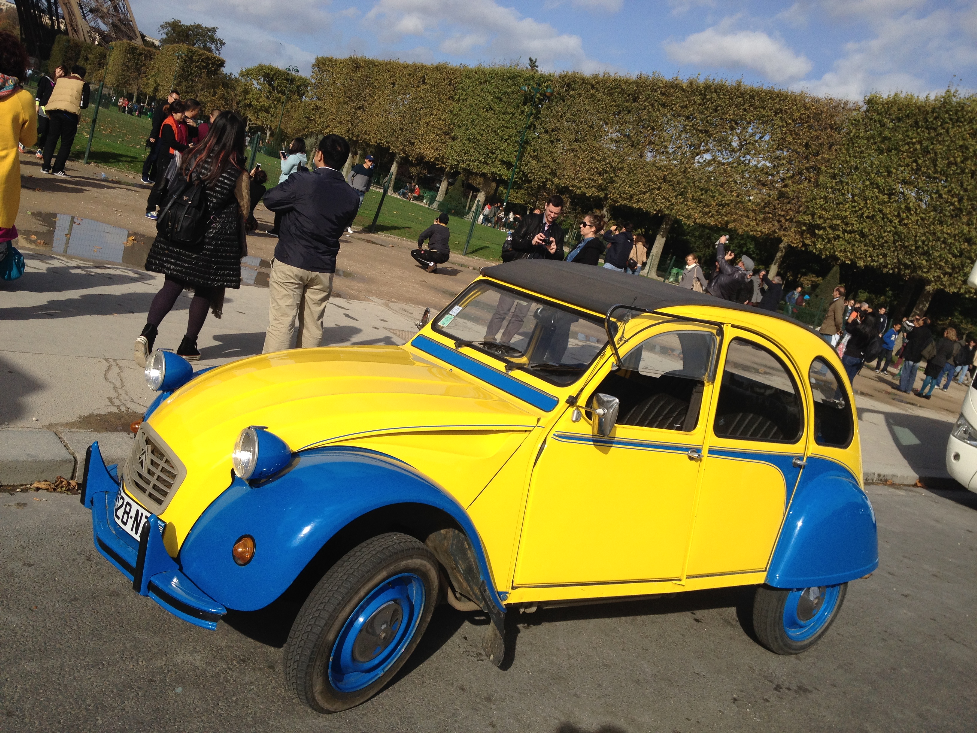 2CVParisTour : 2CV Sightseeing tours by 2CV! Our 2CV Eglantine!