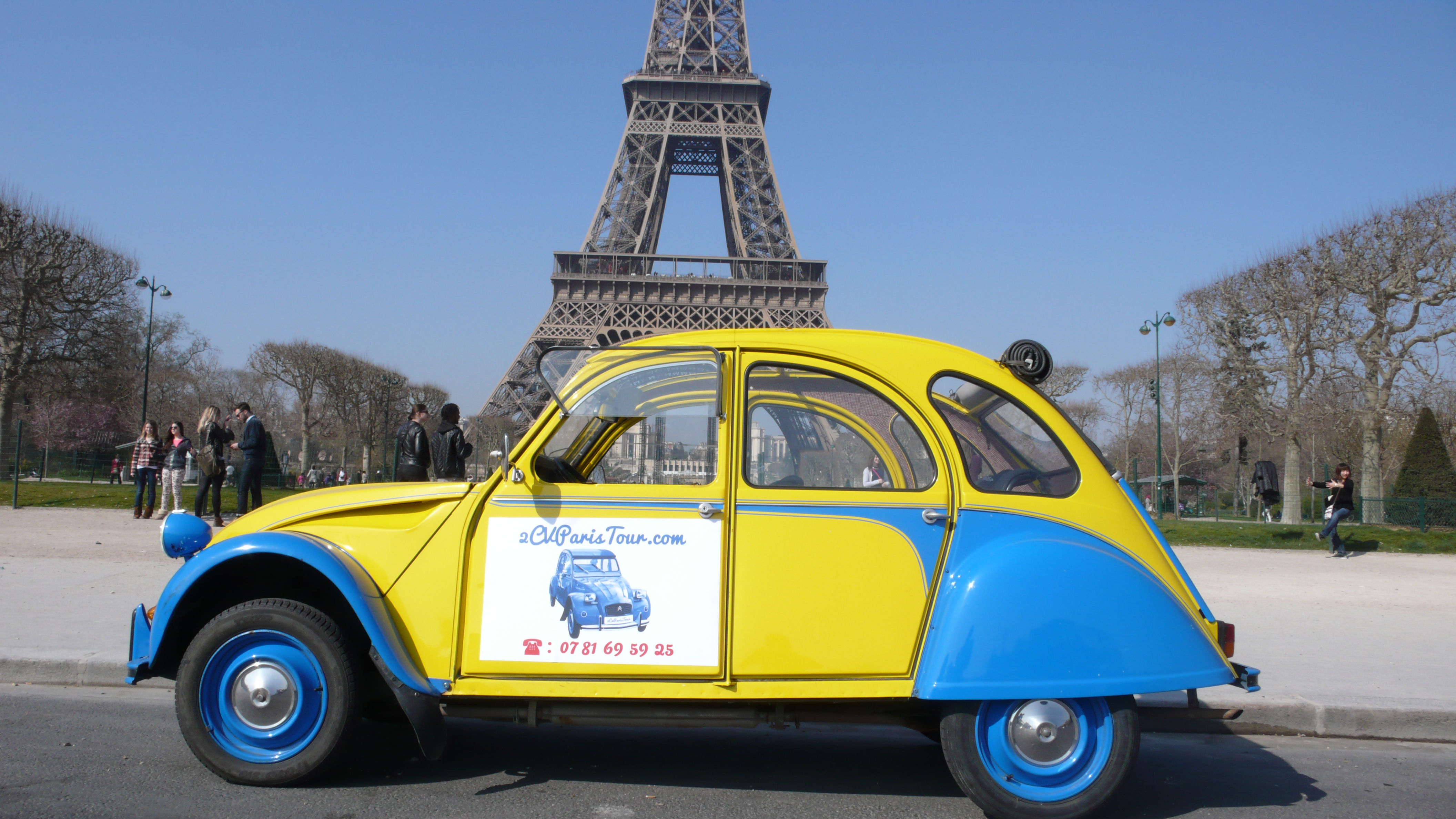 2CV Paris Tour : Visit Paris by 2CV! 2CV, Sun and Eiffel Tower