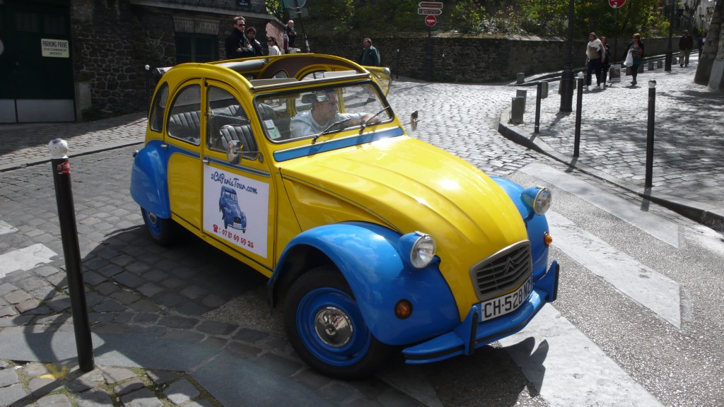 2CV Paris Tour - Visit Paris by 2CV! The 2CV And the streets of Montmartre