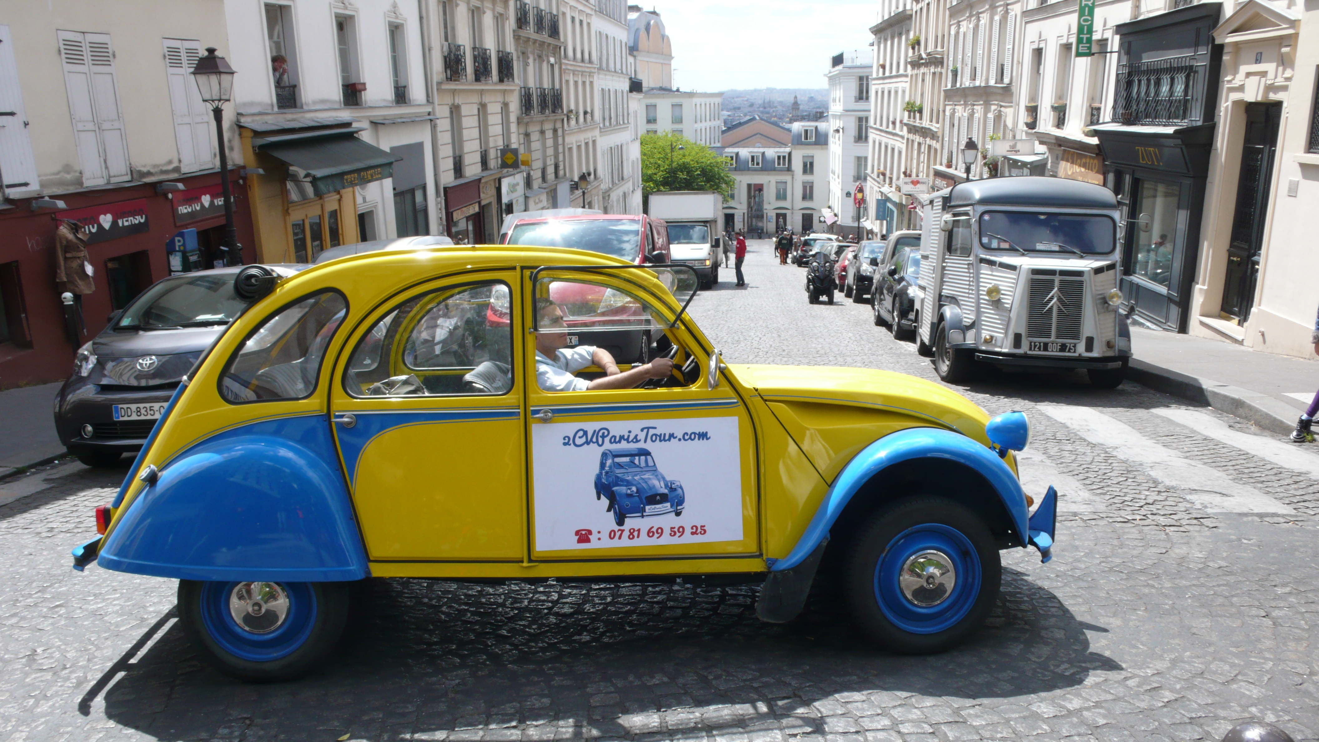 2CV Paris Tour - Visit Paris by 2CV! Heading to Rue des Abbesses
