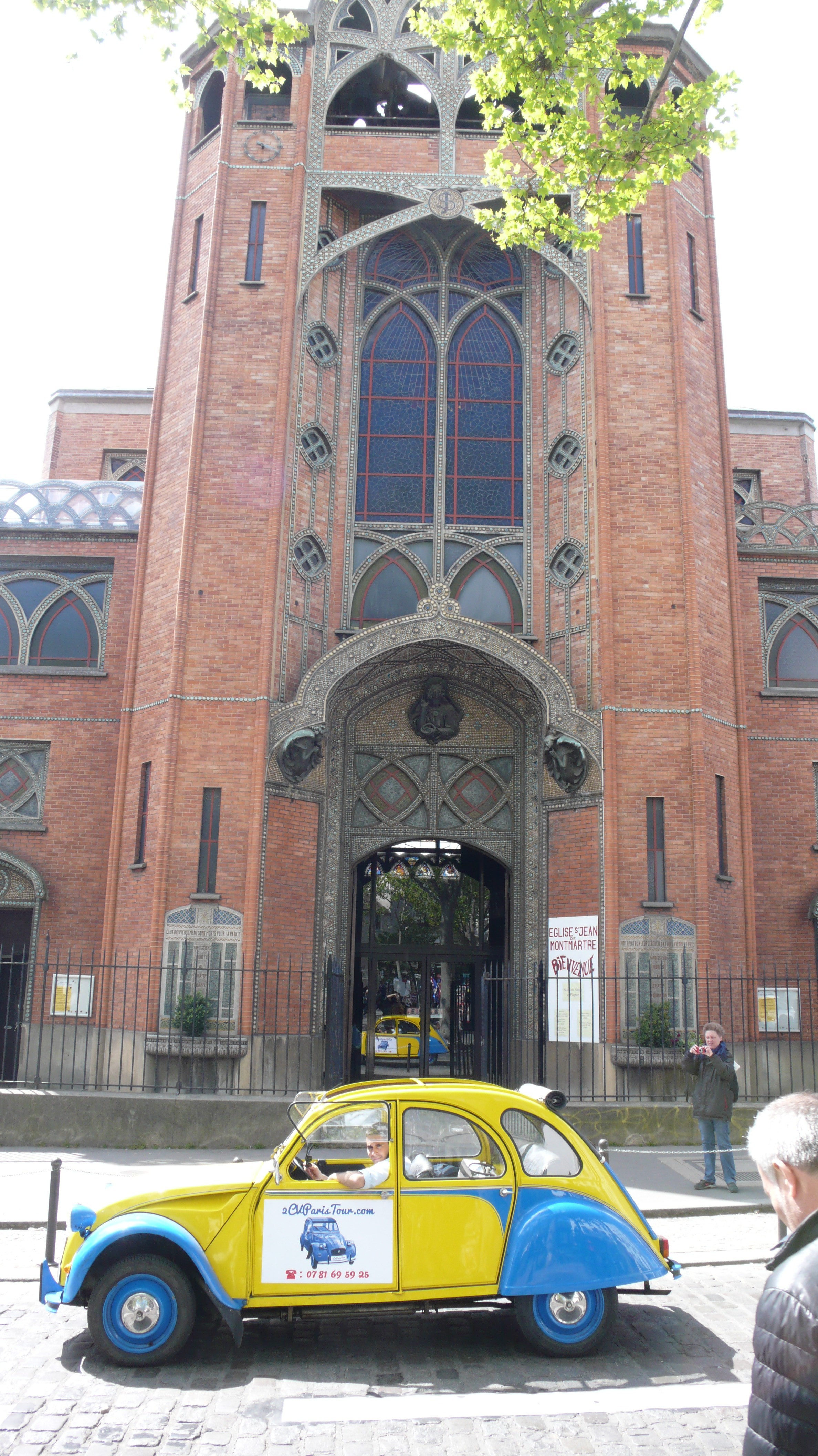 2CV Paris Tour - Visit Paris by 2CV! The Church of Saint Jean and Place des Abbesses