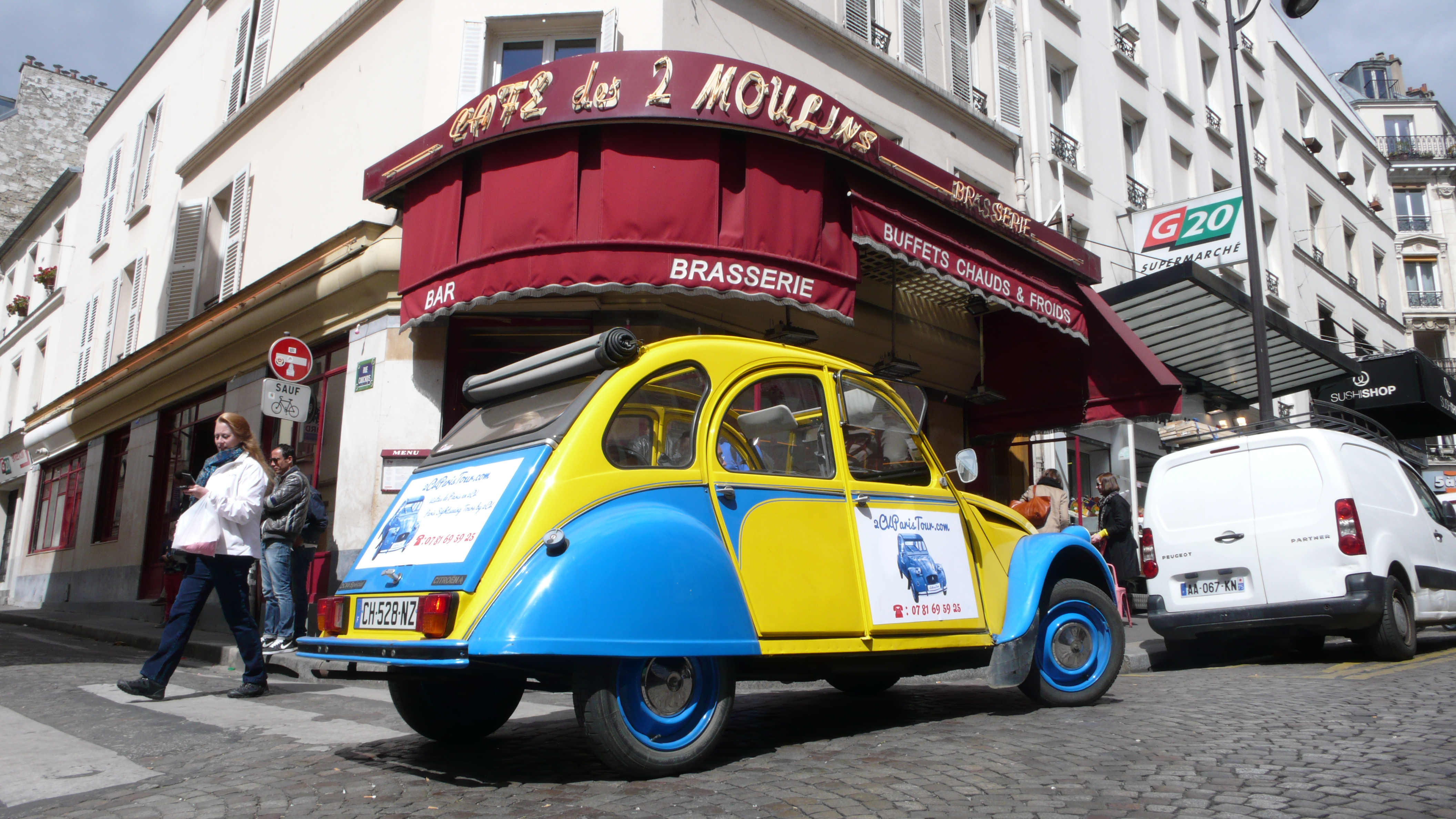 2CV Paris Tour - Visit Paris by 2CV! The Café des Deux Moulins