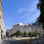 2CV Paris Tour : Visit Paris by 2CV! Place Dauphine