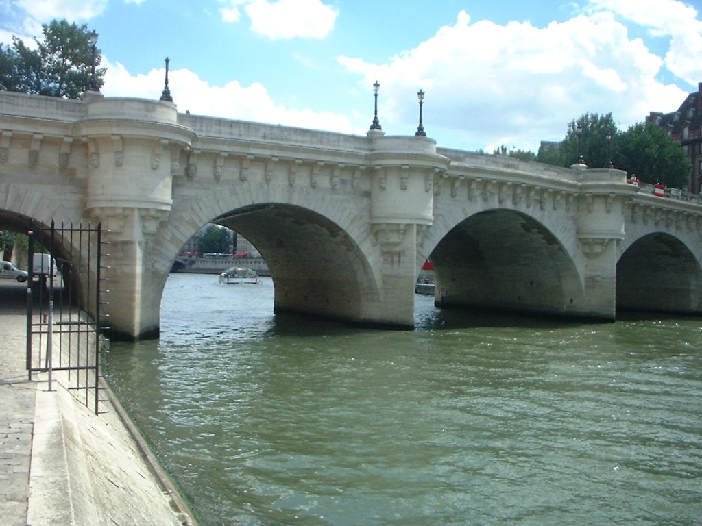 2CV Paris Tour : Visit Paris by 2CV! Pont Neuf